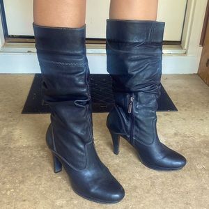 Lady stork, black leather boots